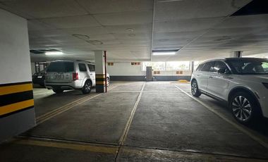 RENTA HERMOSO PENTHOUSE EN DOS NIVELES UBICADO EN LOMAS DE REFORMA CON 801 MTS DE CONSTRUCCIÓN, DISTRIBUIDO EN DOS NIVELES