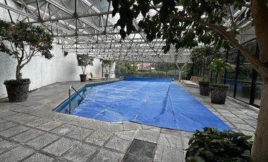 RENTA HERMOSO PENTHOUSE EN DOS NIVELES UBICADO EN LOMAS DE REFORMA CON 801 MTS DE CONSTRUCCIÓN, DISTRIBUIDO EN DOS NIVELES