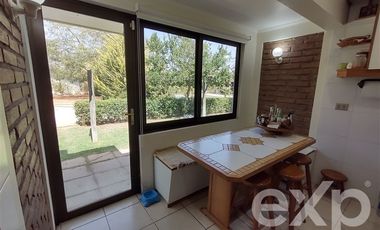 Casa en Arriendo en Avenida Lo Narváez 6949