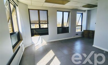 Oficina en Arriendo en Avenida Libertad con 10 Norte