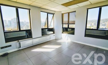 Oficina en Arriendo en Avenida Libertad con 10 Norte