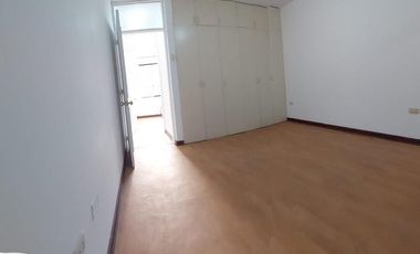 VENTA DEPARTAMENTO 2DO PISO URB ELBANCO DE JAVIER PRADO ATE