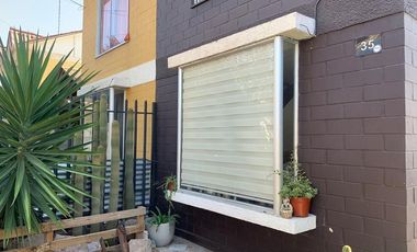 En venta casa 2D+ 1B + Estacionamiento