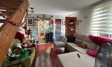 En venta casa 2D+ 1B + Estacionamiento