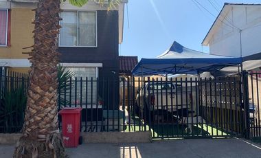 En venta casa 2D+ 1B + Estacionamiento