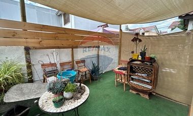 En venta casa 2D+ 1B + Estacionamiento