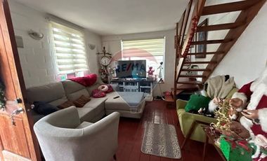 En venta casa 2D+ 1B + Estacionamiento