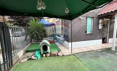 En venta casa 2D+ 1B + Estacionamiento