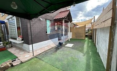 En venta casa 2D+ 1B + Estacionamiento