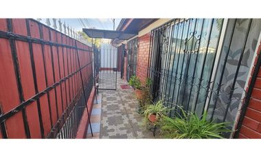 Excelente casa en La Florida.  357 m2 de terreno .