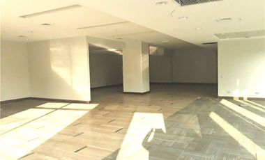 Local habilitado en Av. Las Condes