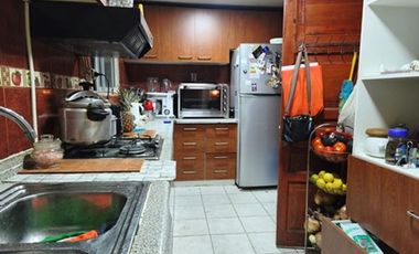 CASA FAMILIAR DE 2 PISOS