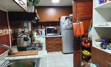 CASA FAMILIAR DE 2 PISOS