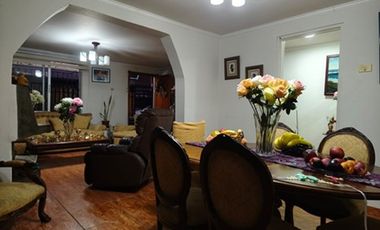 CASA FAMILIAR DE 2 PISOS