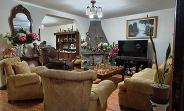 CASA FAMILIAR DE 2 PISOS