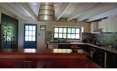 Amplia Casa en Fundo La Puerta