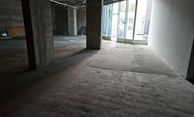 Local comercial planta libre
