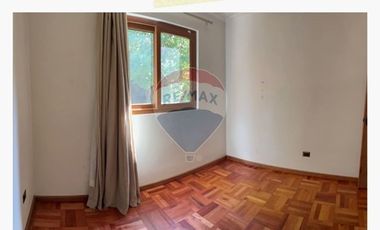 CASA EN PARCELA CON JARDÍN Y NATURALEZA