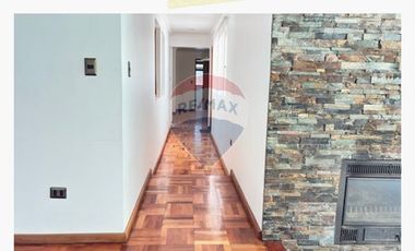 CASA EN PARCELA CON JARDÍN Y NATURALEZA