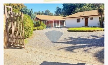 CASA EN PARCELA CON JARDÍN Y NATURALEZA