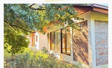 CASA EN PARCELA CON JARDÍN Y NATURALEZA