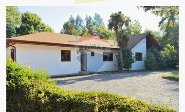CASA EN PARCELA CON JARDÍN Y NATURALEZA