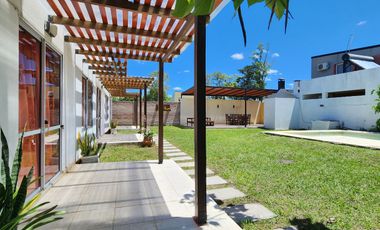 VENDO O PERMUTO!  Complejo de Duplex más una casa de 2 dormitorios.