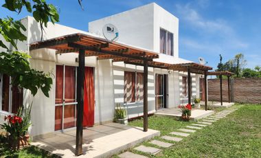 VENDO O PERMUTO!  Complejo de Duplex más una casa de 2 dormitorios.