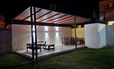 VENDO O PERMUTO!  Complejo de Duplex más una casa de 2 dormitorios.