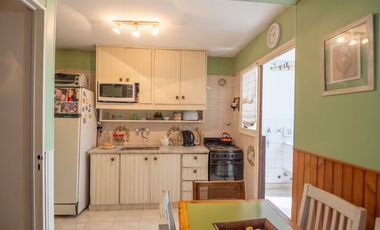 Venta  4 ambientes c/dependencia y guardacoche