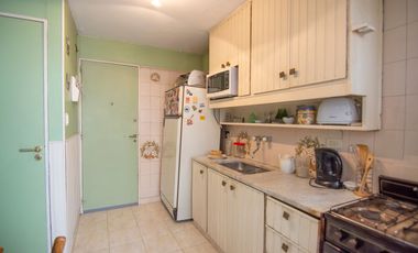 Venta  4 ambientes c/dependencia y guardacoche