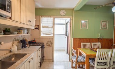 Venta  4 ambientes c/dependencia y guardacoche