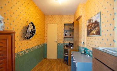 Venta  4 ambientes c/dependencia y guardacoche