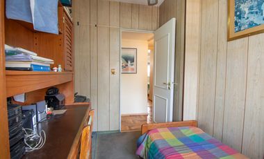 Venta  4 ambientes c/dependencia y guardacoche