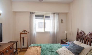 Venta  4 ambientes c/dependencia y guardacoche