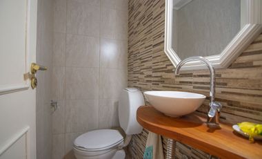 Venta  4 ambientes c/dependencia y guardacoche