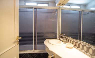 Venta  4 ambientes c/dependencia y guardacoche