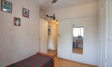 Venta  4 ambientes c/dependencia y guardacoche