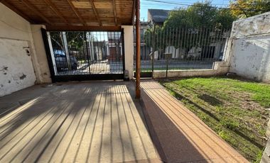 VENTA CASA PARA DOS FAMILIAS REMEDIOS DE ESCALADA