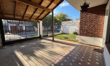 VENTA CASA PARA DOS FAMILIAS REMEDIOS DE ESCALADA