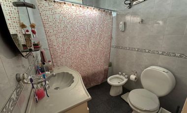 VENTA CASA PARA DOS FAMILIAS REMEDIOS DE ESCALADA
