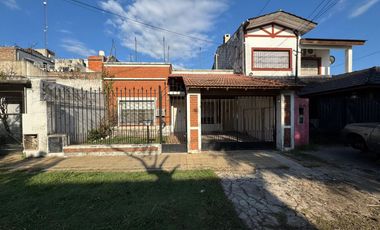 VENTA CASA PARA DOS FAMILIAS REMEDIOS DE ESCALADA