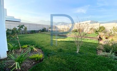 CASA MEDITERRÁNEA EN CONDOMINIO CON SEGURIDAD 24/7