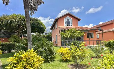 CASA DE DOS NIVELES EN VENTA ANAPOIMA