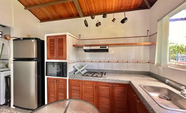 CASA DE DOS NIVELES EN VENTA ANAPOIMA