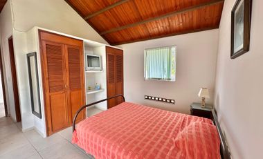 CASA DE DOS NIVELES EN VENTA ANAPOIMA