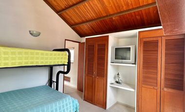 CASA DE DOS NIVELES EN VENTA ANAPOIMA