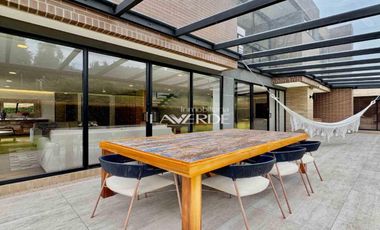 En Renta Exclusiva Casa en Azulejo Entrelomas