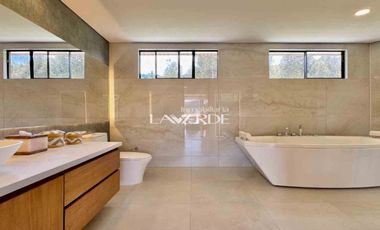 En Renta Exclusiva Casa en Azulejo Entrelomas