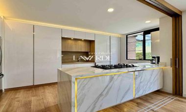 En Renta Exclusiva Casa en Azulejo Entrelomas